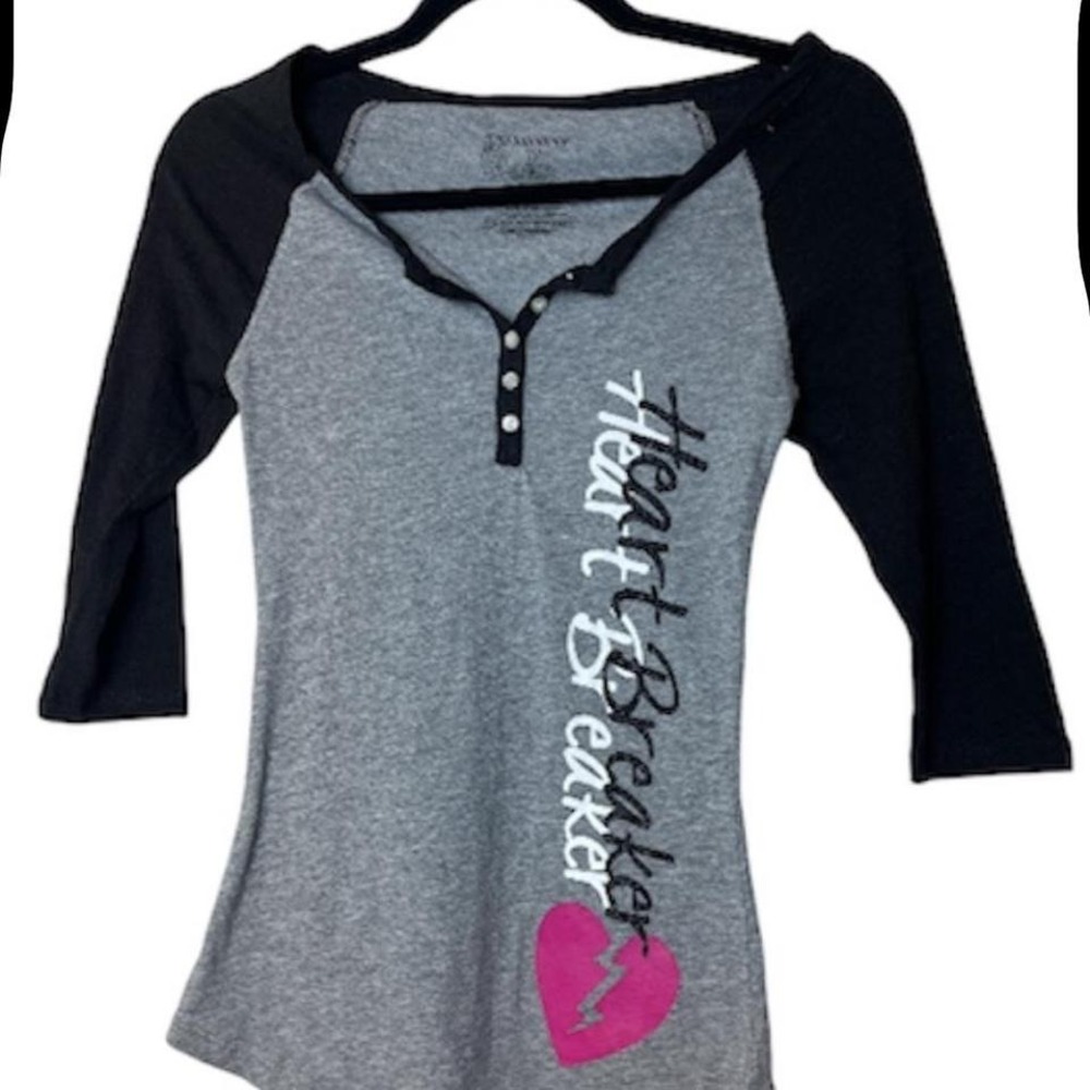 Grey and black "Heart Breaker" t-shirt small